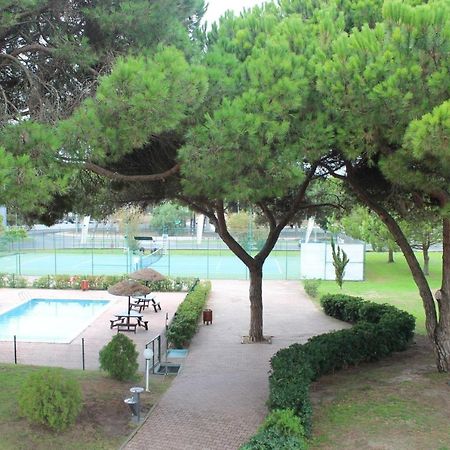 Хостел Caparica Sun Centre Кошта-да-Капаріка Екстер'єр фото
