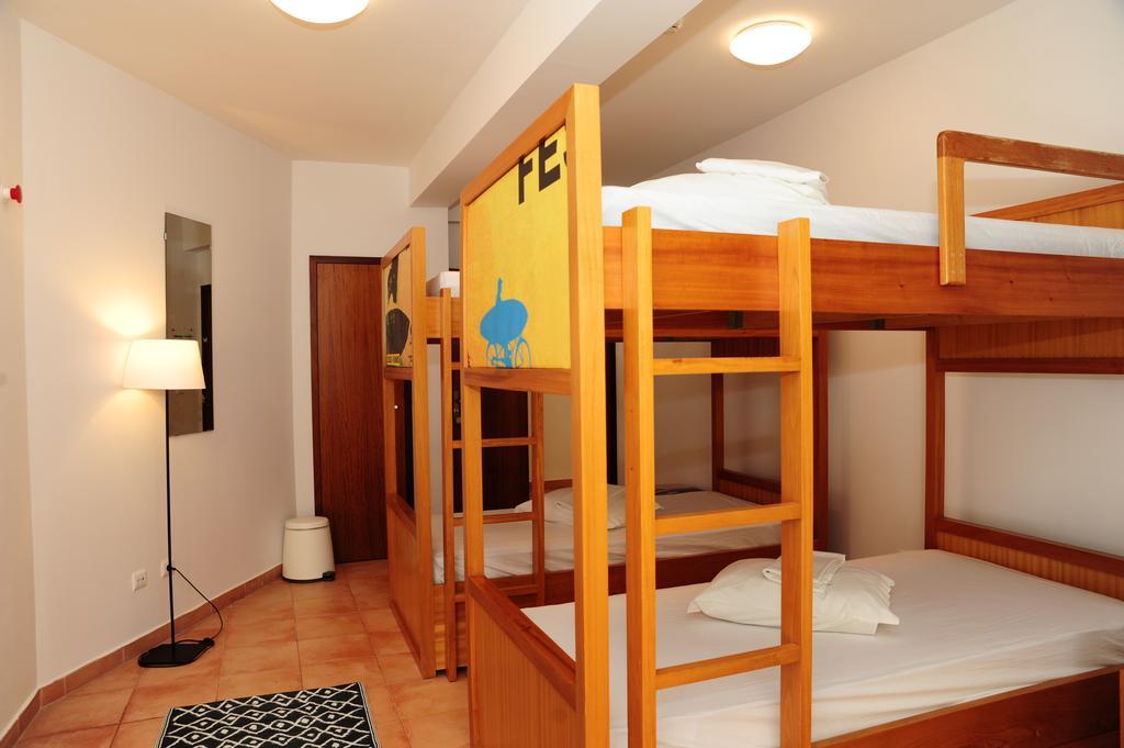 Хостел Caparica Sun Centre Кошта-да-Капаріка Екстер'єр фото