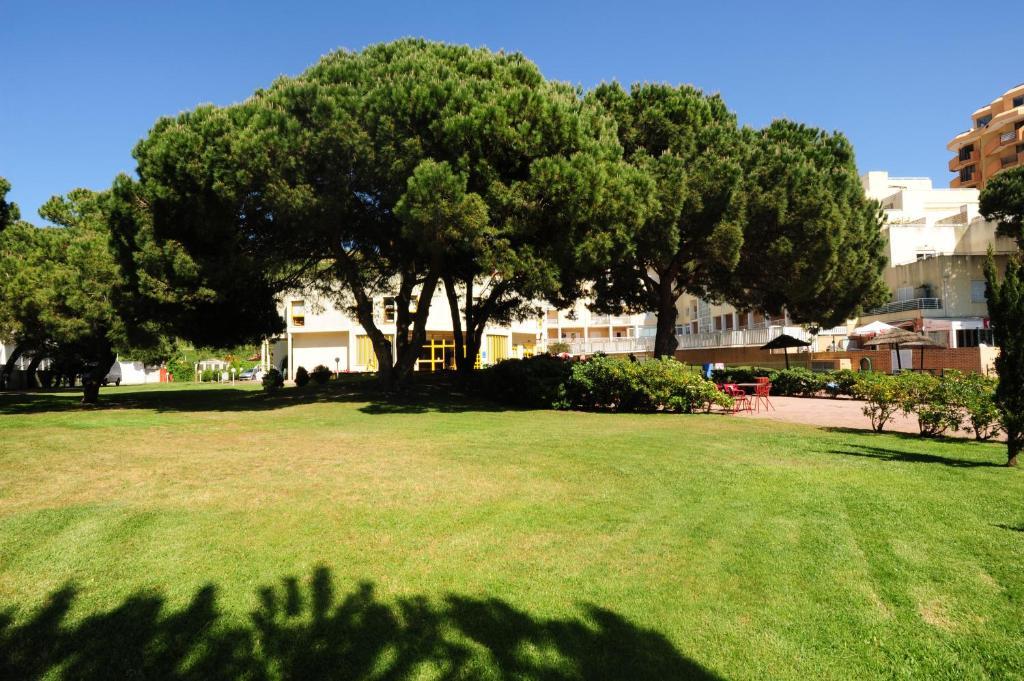 Хостел Caparica Sun Centre Кошта-да-Капаріка Екстер'єр фото
